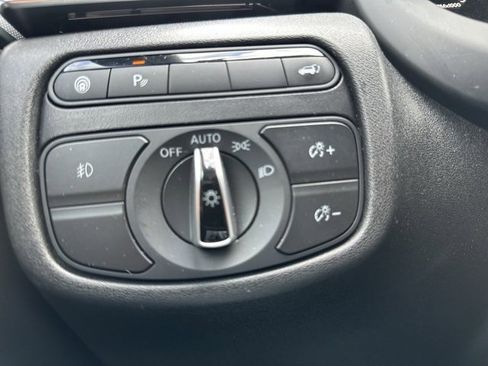 Used 2019 INFINITI QX50 Essential w/ Premium Heat Package image 28