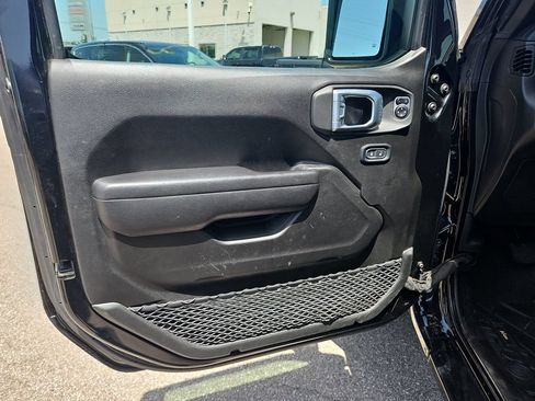 Used 2022 Jeep Gladiator Sport AWD/4WD image 17