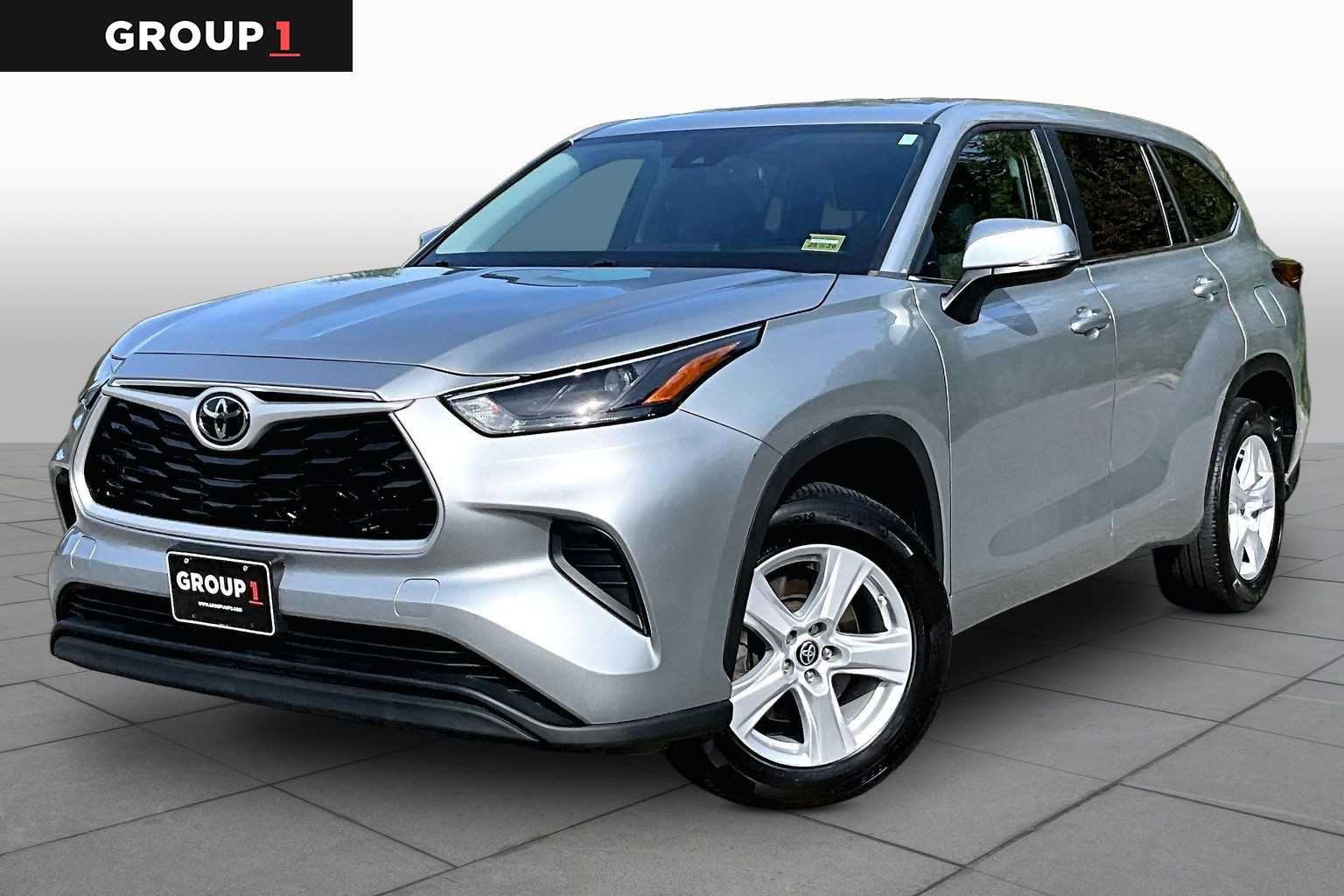 Used 2023 Toyota Highlander L FWD image 1