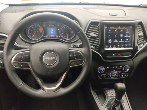 Used 2019 Jeep Cherokee Limited FWD image 22