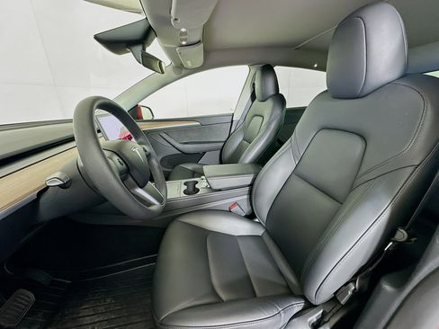 Used 2024 Tesla Model Y Long Range image 13