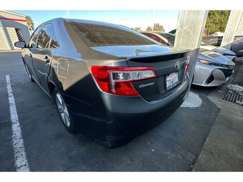 Used 2014 Toyota Camry SE image 4