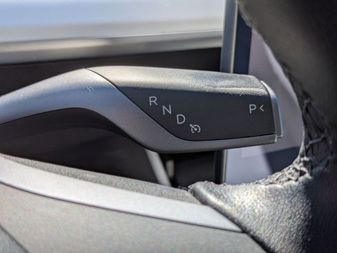 Used 2020 Tesla Model Y Long Range image 25