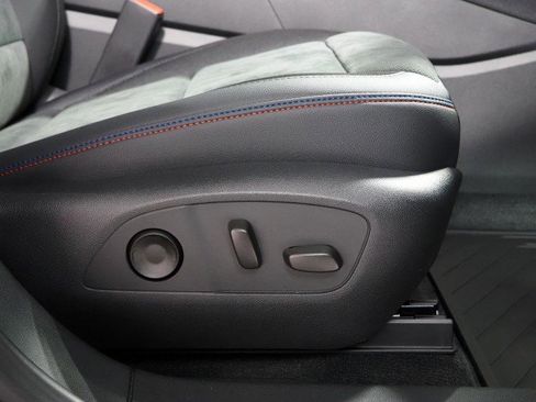 Used 2025 Chevrolet Blazer EV RS image 69