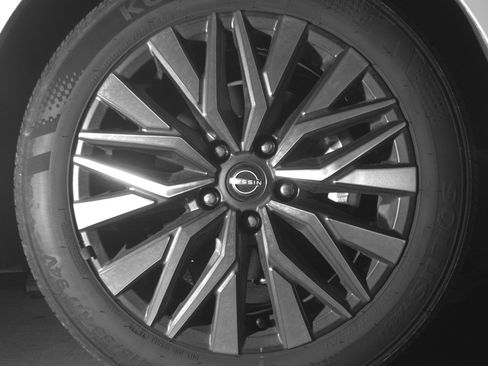 Used 2025 Nissan Altima 2.5 SV FWD image 13