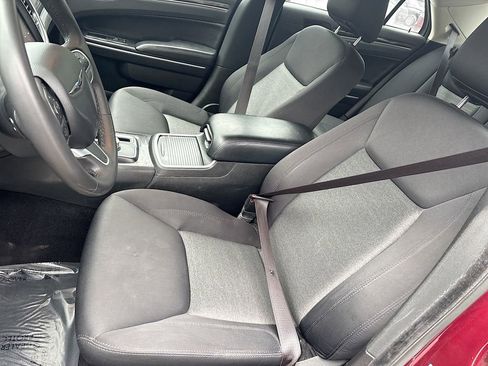 Used 2022 Chrysler 300 Touring w/ Sport Appearance Package RWD image 19