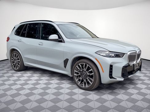 Used 2024 BMW X5 sDrive40i w/ M Sport Package RWD image 7