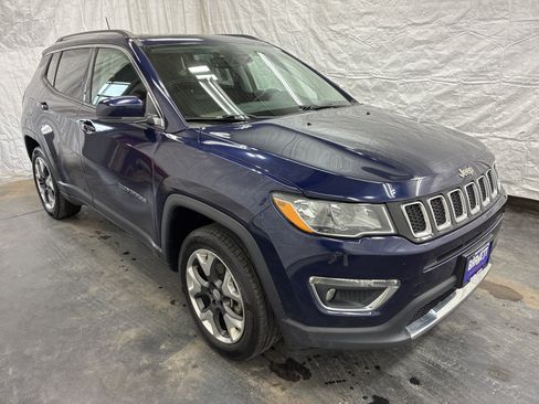Used 2019 Jeep Compass Limited w/ Safety & Security Group AWD/4WD image 3