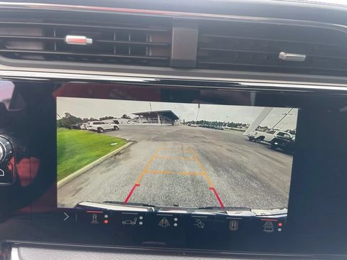 Used 2024 GMC Sierra 1500 Denali w/ Technology Package AWD/4WD image 24
