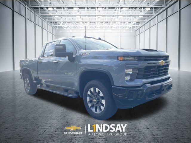 Used 2024 Chevrolet Silverado 2500 Custom w/ Custom Convenience Package AWD/4WD image 2