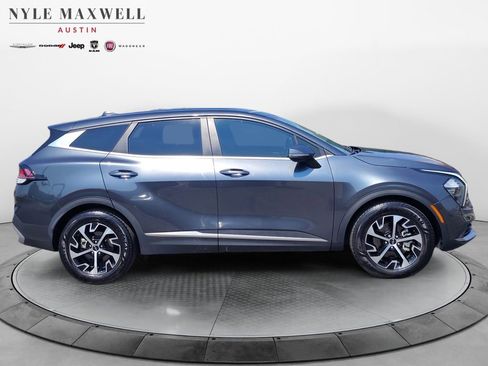 Used 2023 Kia Sportage EX image 16