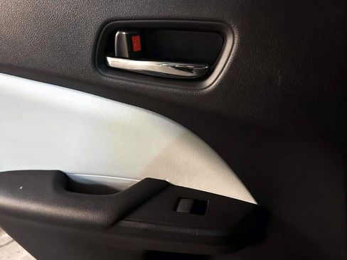 Used 2021 Toyota Prius XLE image 20