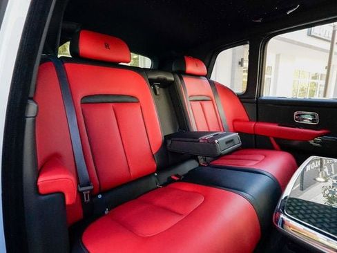 Used 2023 Rolls-Royce Cullinan Black Badge w/ Driver's Package image 94