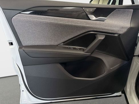 New 2026 Volkswagen Tiguan S image 18