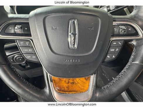 Used 2019 Lincoln Nautilus Reserve AWD/4WD image 18