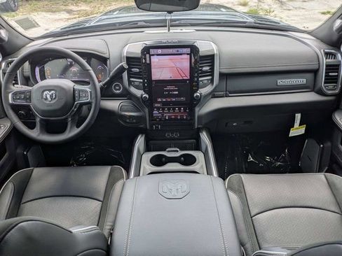 New 2026 RAM 2500 Laramie AWD/4WD image 15