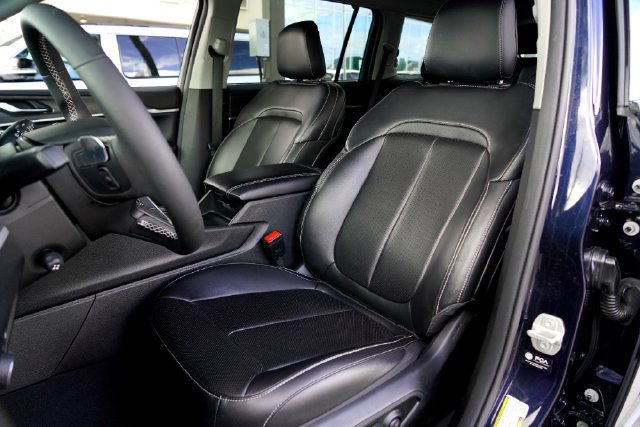 Used 2023 Jeep Grand Cherokee L Limited w/ Luxury Tech Group II RWD image 9