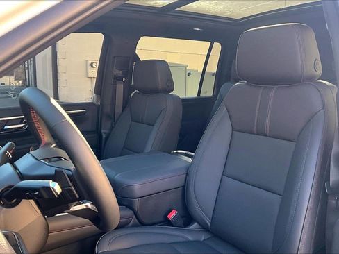 New 2026 Chevrolet Suburban RST w/ RST Capability Package AWD/4WD image 9