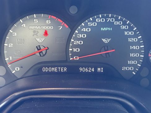 Used 2002 Chevrolet Corvette Coupe w/ Preferred Equipment Group2 RWD image 13