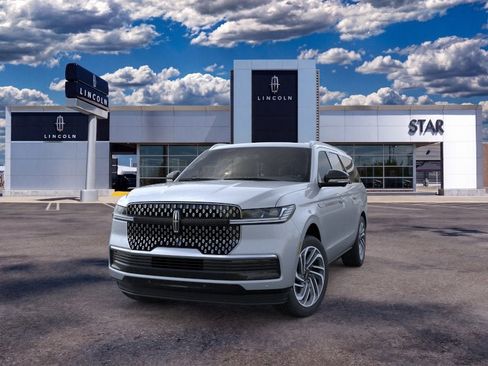 New 2026 Lincoln Navigator L Reserve AWD/4WD image 2