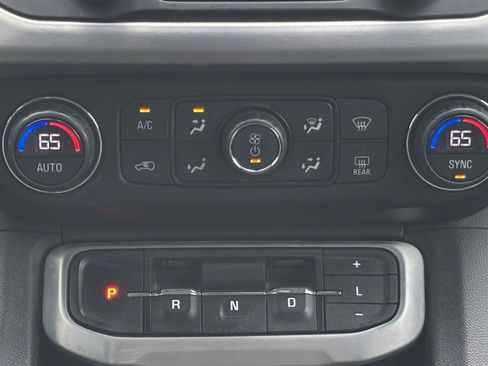 Used 2021 GMC Acadia SLT w/ Elevation Edition image 4