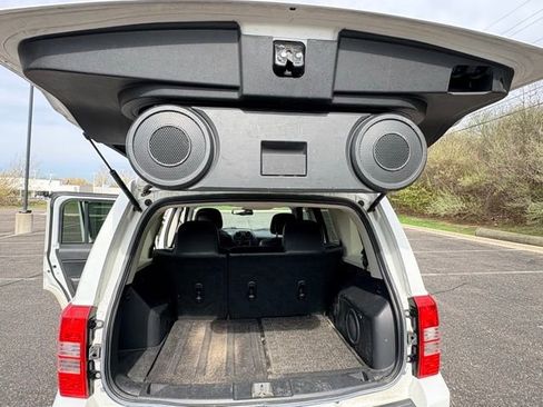 Used 2014 Jeep Patriot Limited w/ Sun/Sound Group image 11