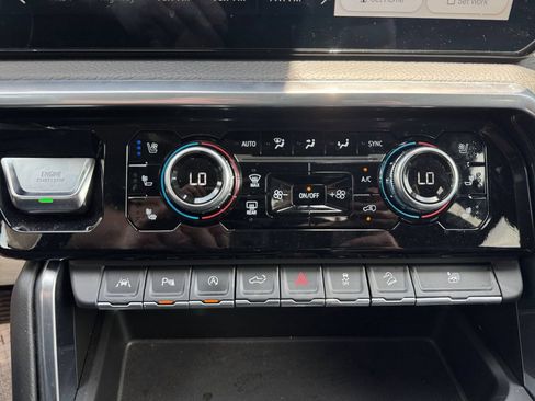 Used 2023 GMC Sierra 1500 Denali w/ Denali Reserve Package AWD/4WD image 35