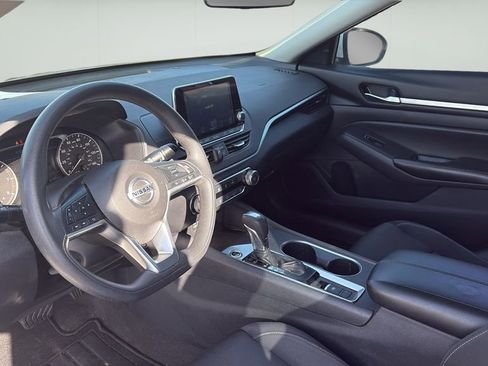 Used 2022 Nissan Altima 2.5 SV image 9