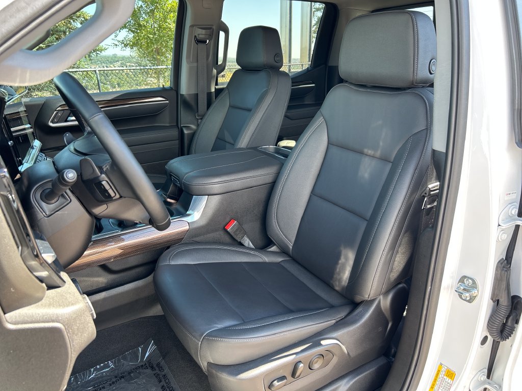Used 2025 Chevrolet Silverado 1500 RST AWD/4WD image 16