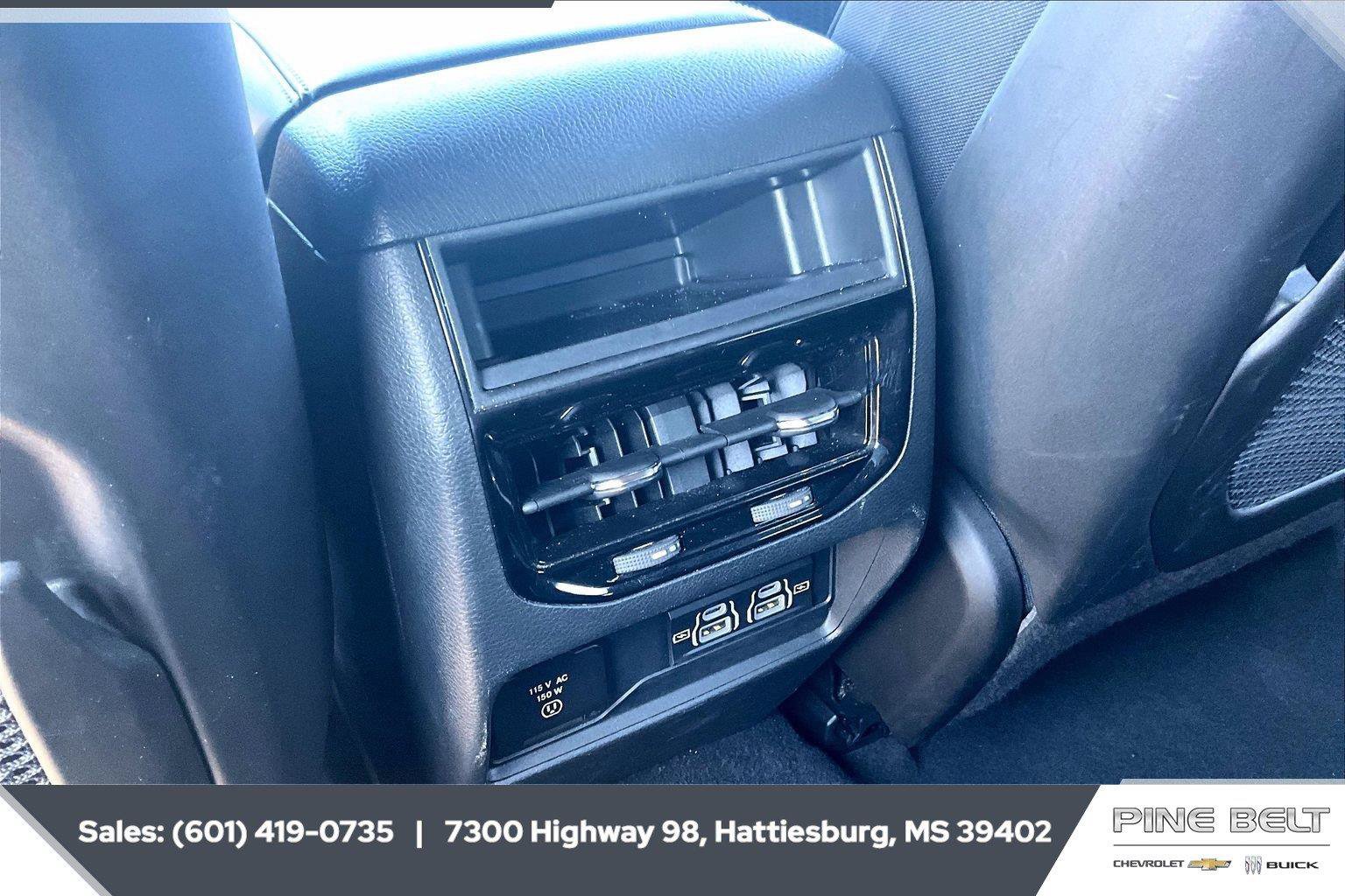 Used 2025 Jeep Grand Cherokee Altitude AWD/4WD image 25