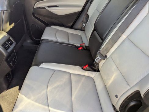 Used 2018 Chevrolet Equinox Premier image 17