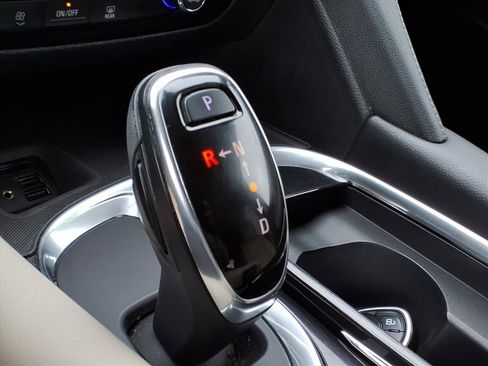 Used 2020 Buick Enclave Essence FWD image 13