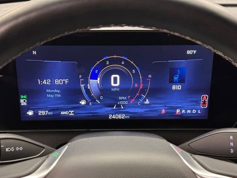 Used 2025 Chevrolet Traverse LT AWD/4WD image 10