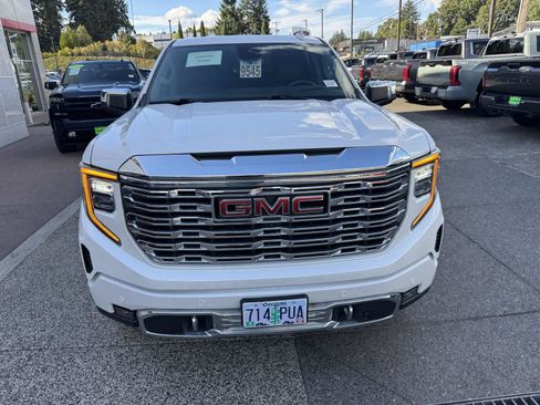 Used 2024 GMC Sierra 1500 Denali w/ Denali Reserve Package AWD/4WD image 9