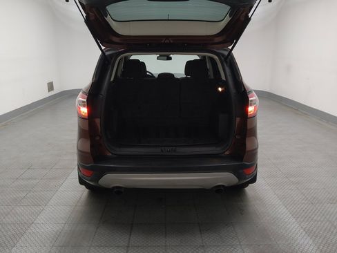Used 2018 Ford Escape SE w/ Ford Safe & Smart Package FWD image 29
