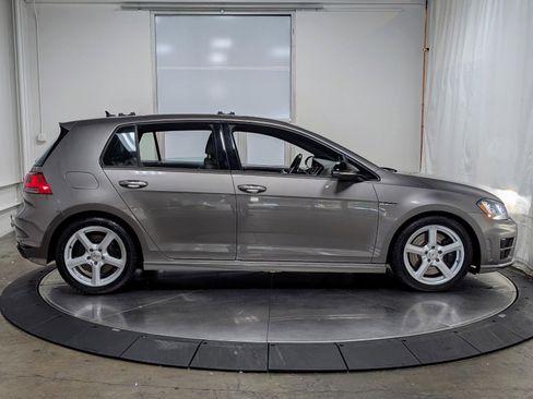 Used 2017 Volkswagen Golf 4-Door AWD/4WD image 10
