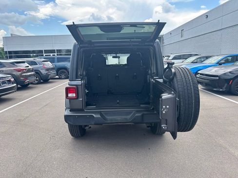 Used 2021 Jeep Wrangler Unlimited Sport AWD/4WD image 10