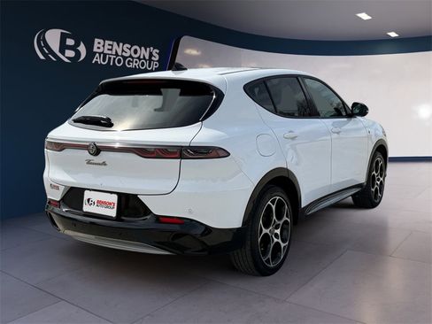 Used 2024 Alfa Romeo Tonale Ti w/ Premium Interior Package image 5