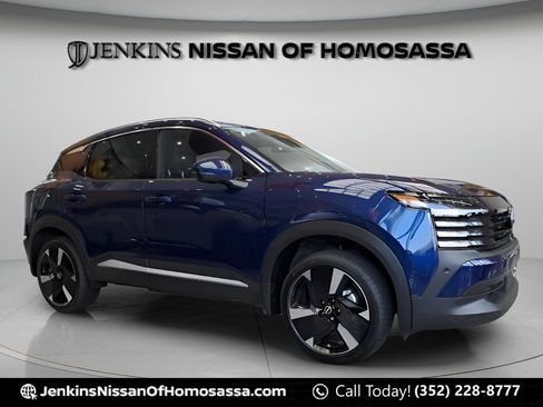 Certified 2025 Nissan Kicks SR FWD image 7