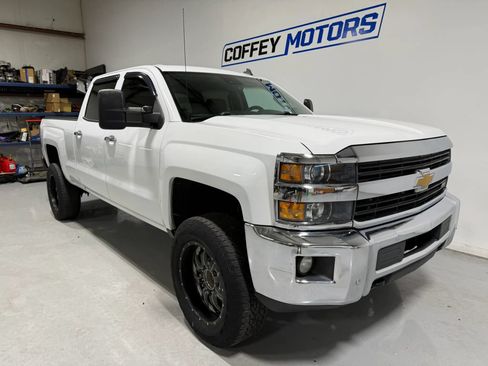 Used 2015 Chevrolet Silverado 2500 LTZ w/ Duramax Plus Package AWD/4WD image 8
