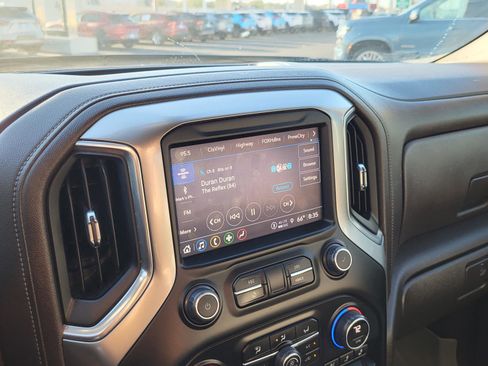 Used 2022 Chevrolet Silverado 1500 LTZ w/ Z71 Off-Road Package image 25