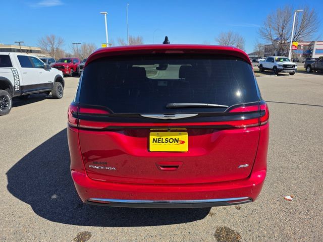 New 2026 Chrysler Pacifica Select AWD/4WD image 10