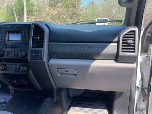 Used 2020 Ford F550 4x4 Regular Cab Super Duty w/ Power Equipment Group image 25