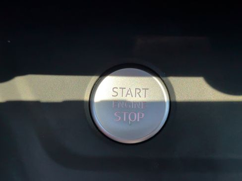 Used 2020 Audi Q3 2.0T Prestige w/ Prestige Package image 35