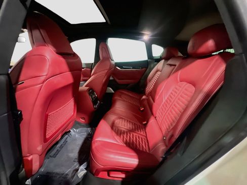 Used 2020 Maserati Levante S GranSport AWD/4WD image 19