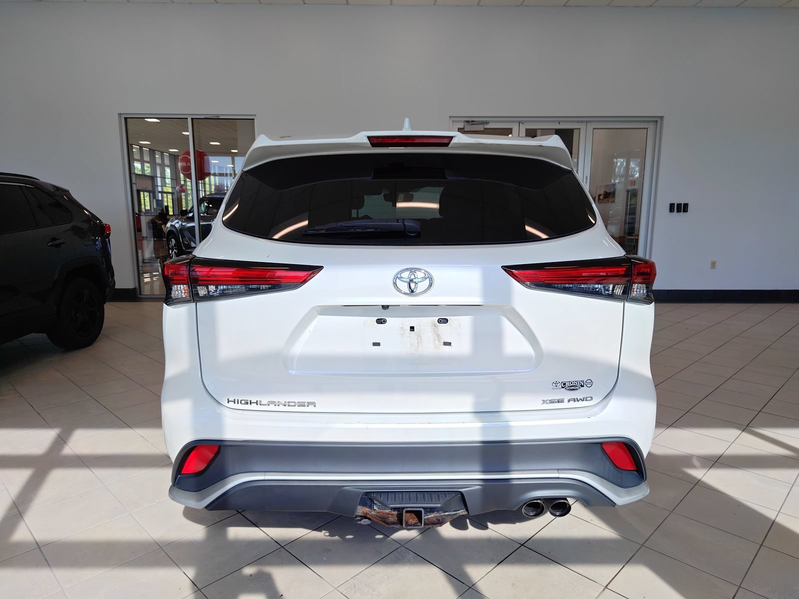 Used 2021 Toyota Highlander XSE AWD/4WD image 4