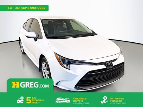 Used 2025 Toyota Corolla LE image 1
