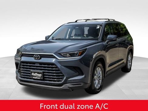Used 2024 Toyota Grand Highlander AWD image 13