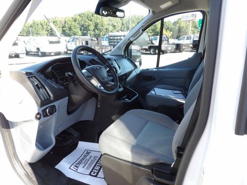 Used 2019 Ford Transit 150 130 Low Roof RWD image 16