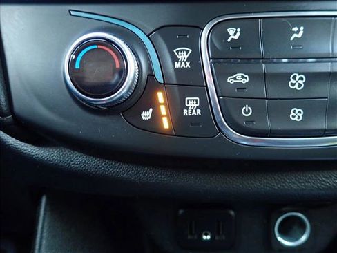 Used 2023 Chevrolet Traverse LT AWD/4WD image 21